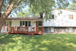 Cozy 2BR Private Space in Gurnee Near Naval Base